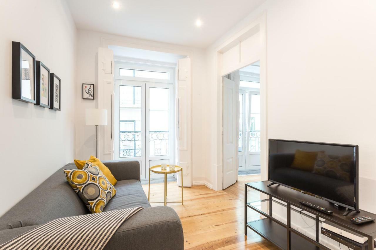 ליסבון Three Bedroom Apartment In Historical Centre -Bairro Alto מראה חיצוני תמונה