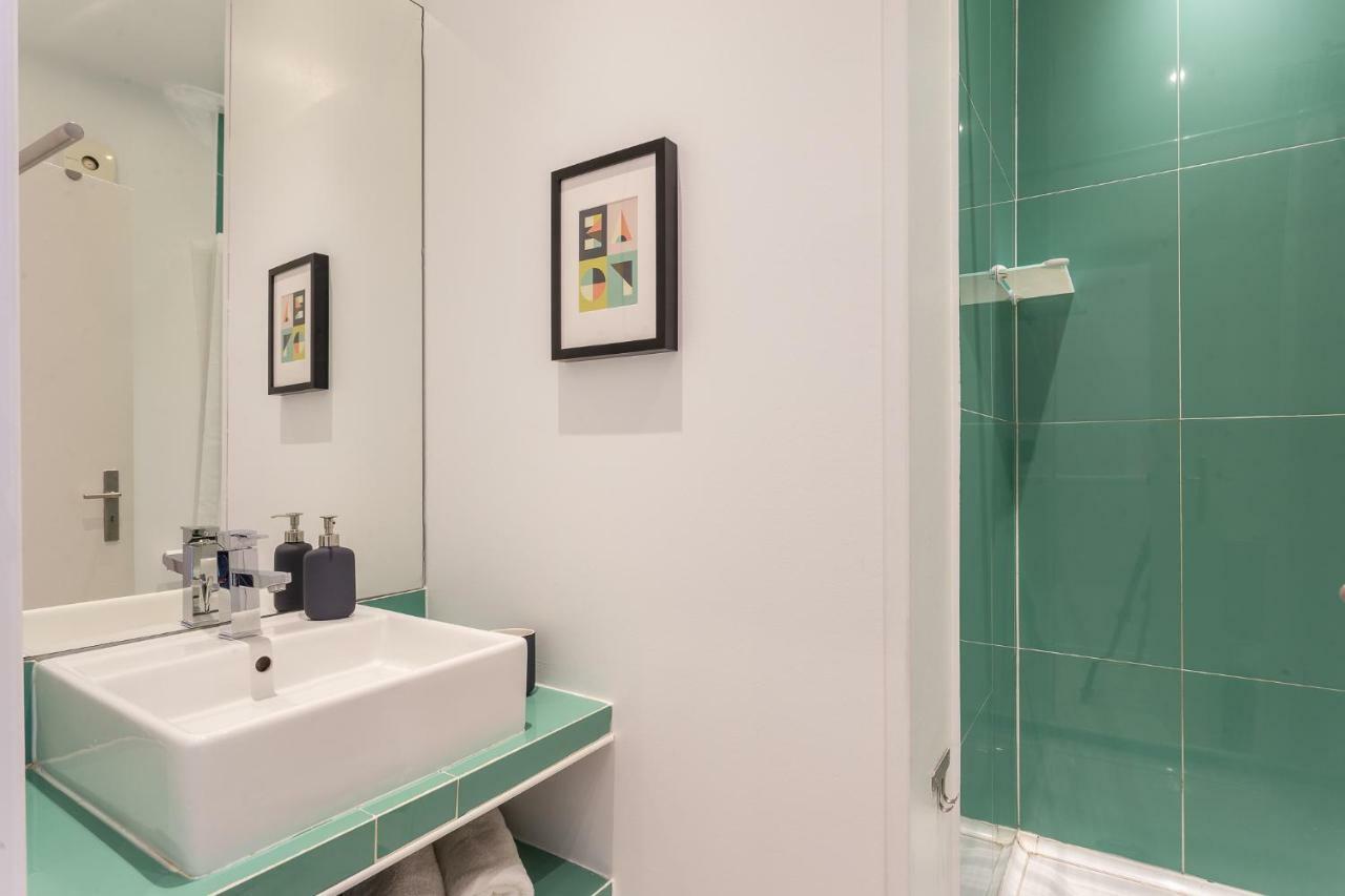 ליסבון Three Bedroom Apartment In Historical Centre -Bairro Alto מראה חיצוני תמונה